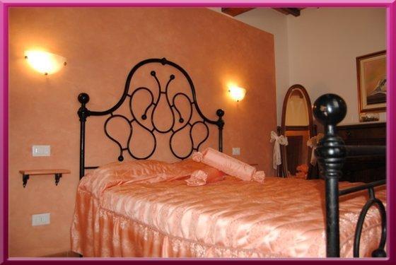Fra I Mesi Ambra Quarto foto